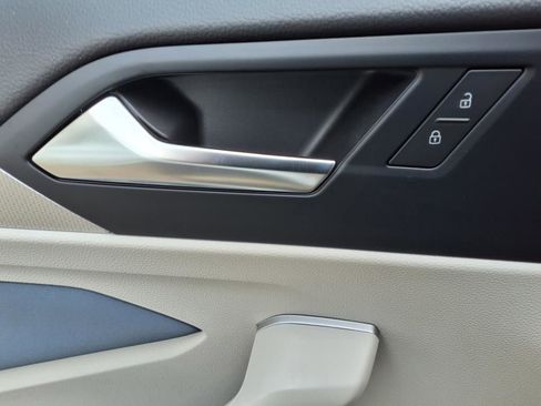 New 2025 Volkswagen Jetta SE image 13