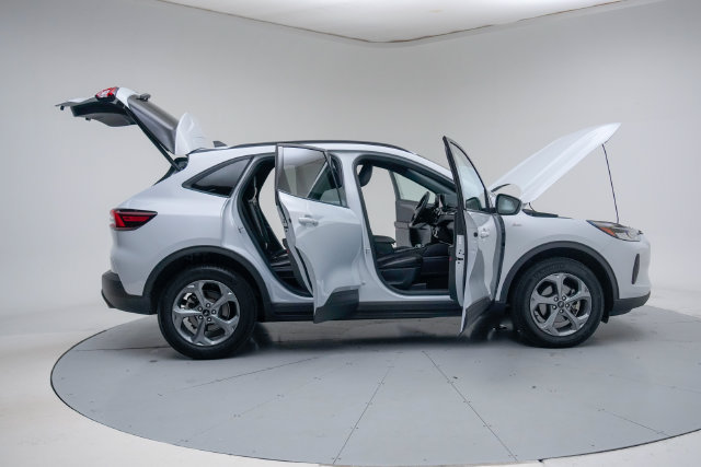 Used 2025 Ford Escape ST-Line Select AWD/4WD image 15