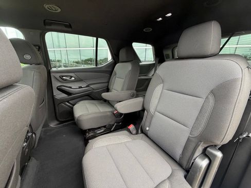 Used 2023 Chevrolet Traverse LT FWD image 21