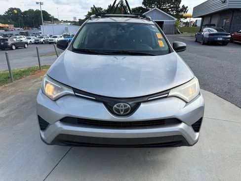 Used 2017 Toyota RAV4 LE AWD/4WD image 3