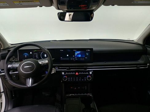 New 2025 Hyundai Tucson Limited image 16
