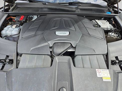 Used 2023 Porsche Cayenne AWD/4WD image 24