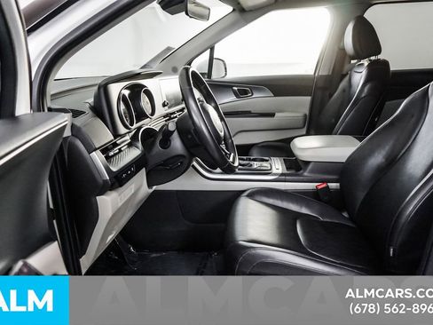 Used 2024 Kia Carnival LX image 16