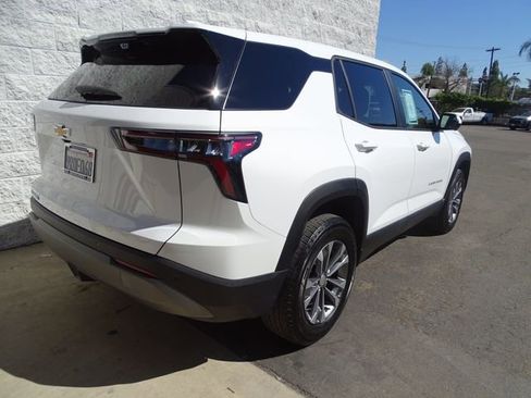 Used 2025 Chevrolet Equinox LT w/ Safety and Technology Package image 4