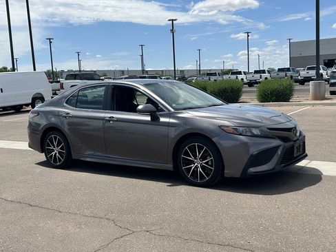 Used 2024 Toyota Camry SE w/ Convenience Package image 7