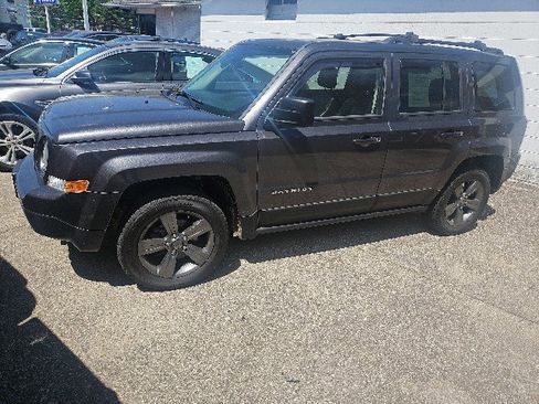 Used 2015 Jeep Patriot High Altitude image 4