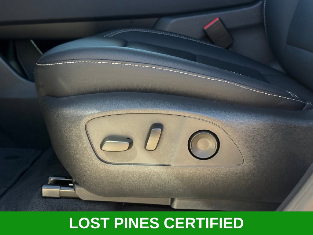 Used 2025 Chevrolet Traverse LT FWD image 9