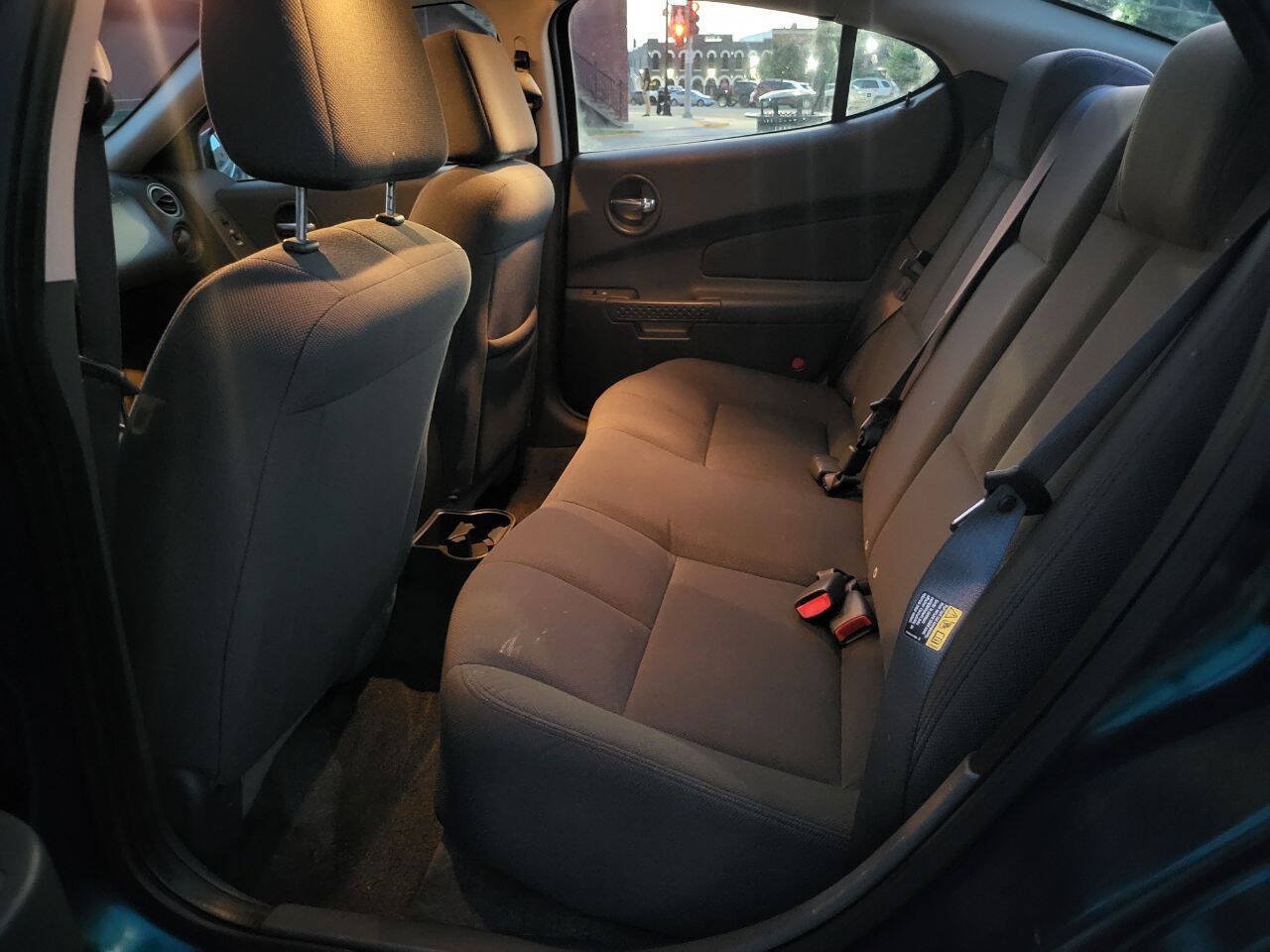 Used 2005 Pontiac Grand Prix w/ Drivers Plus Package FWD image 13