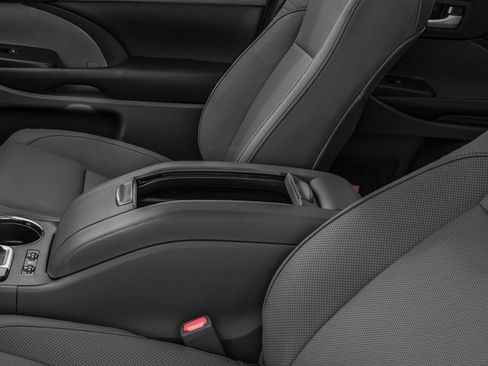 Used 2018 Toyota Highlander Limited image 18