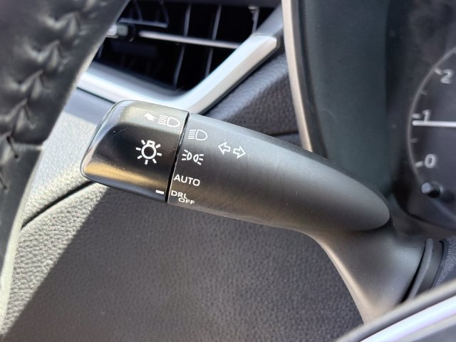 Used 2025 Toyota Corolla Cross LE FWD image 15