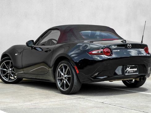 Used 2018 MAZDA MX-5 Miata Grand Touring RWD image 9