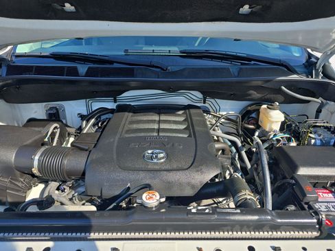 Used 2019 Toyota Tundra SR5 w/ Convenience Package AWD/4WD image 23
