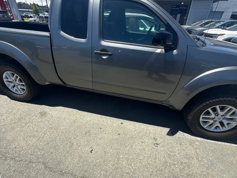 Used 2016 Nissan Frontier SV AWD/4WD image 7
