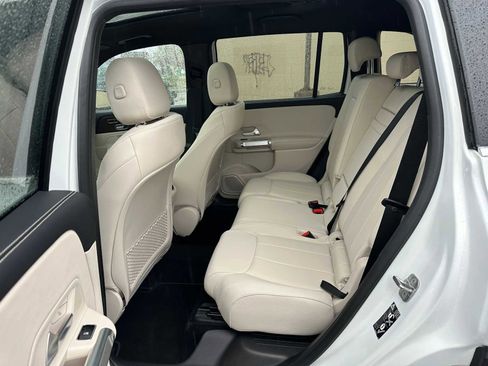 Used 2026 Mercedes-Benz GLB 250 4MATIC image 16