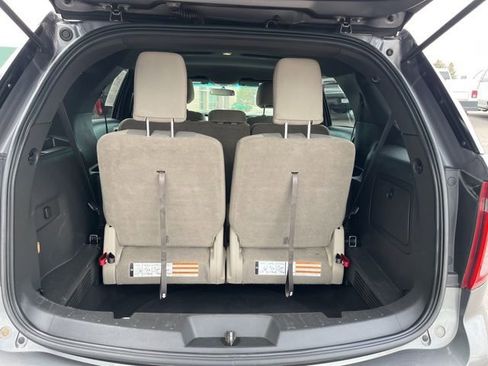 Used 2014 Ford Explorer XLT image 34