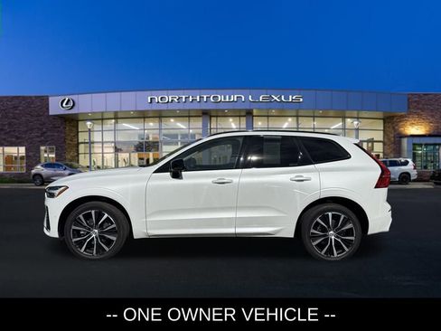 Used 2023 Volvo XC60 B5 Plus image 2