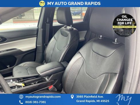 Used 2023 Jeep Compass Limited AWD/4WD image 13