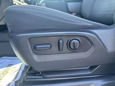 Certified 2022 Chevrolet Silverado 2500 Custom w/ Custom Value Package image 16