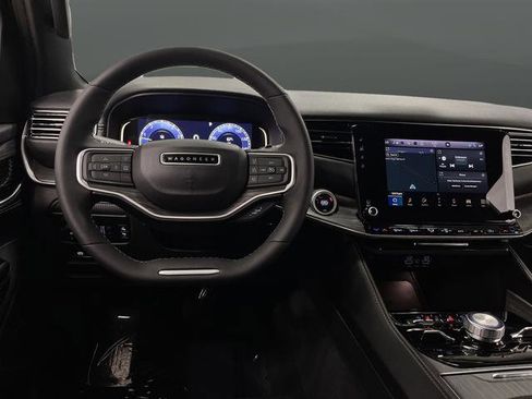 Used 2024 Jeep Wagoneer Series III w/ Convenience Group I image 5