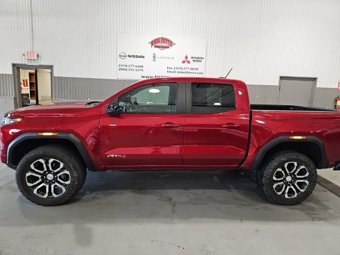 Used 2024 GMC Canyon AT4 w/ Technology Package AWD/4WD image 6