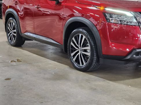 Used 2023 Nissan Pathfinder Platinum FWD image 16