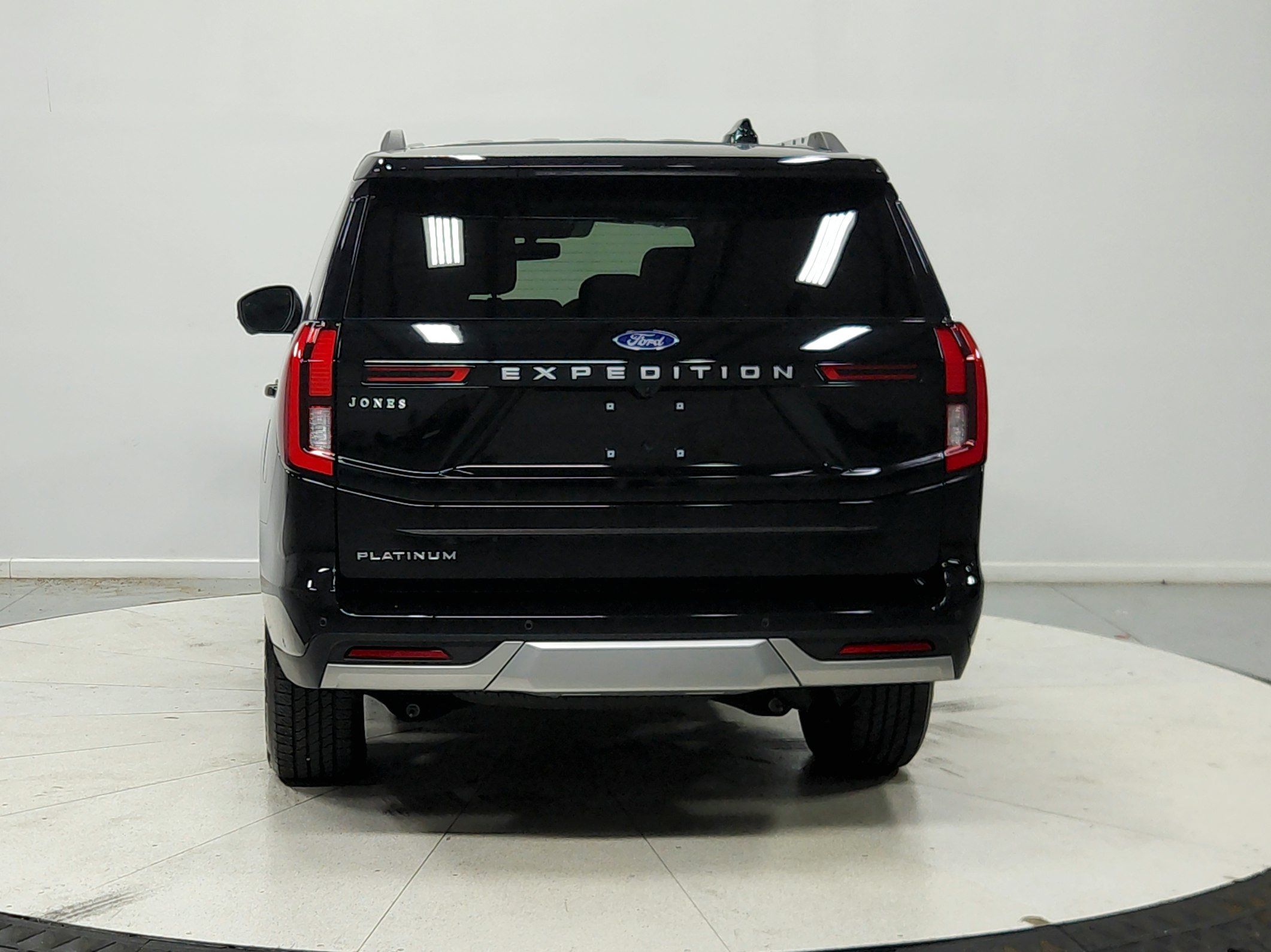 Used 2025 Ford Expedition Platinum AWD/4WD image 7