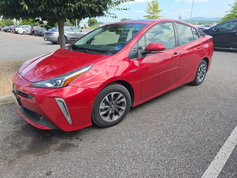 Used 2022 Toyota Prius XLE w/ Advanced Technology Package FWD image 2