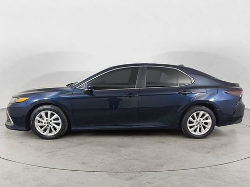 Used 2021 Toyota Camry LE image 2
