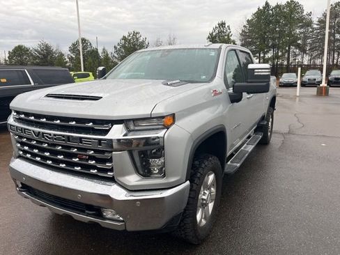 Used 2020 Chevrolet Silverado 2500 LTZ w/ LTZ Premium Package image 3