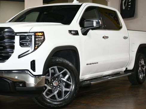 Used 2023 GMC Sierra 1500 SLT w/ SLT Premium Plus Package AWD/4WD image 54