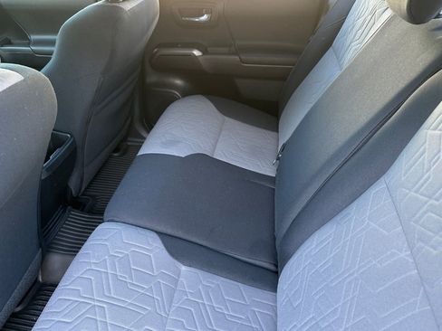 Used 2020 Toyota Tacoma TRD Sport w/ Technology Package image 12