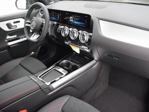 New 2026 Mercedes-Benz GLA 35 AMG 4MATIC image 14