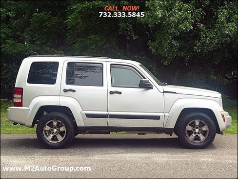 Used 2008 Jeep Liberty Sport image 5