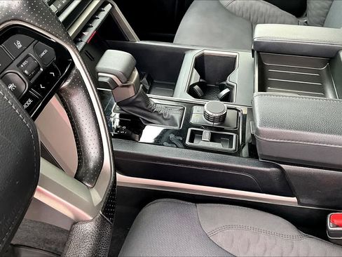 Used 2022 Toyota Tundra SR5 AWD/4WD image 17