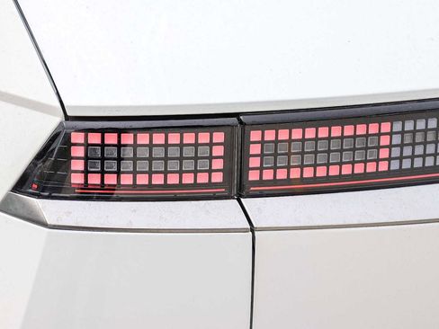 New 2026 Hyundai Ioniq 5 Limited image 9