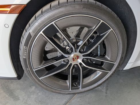 Used 2025 Porsche 911 Carrera 4 GTS image 13