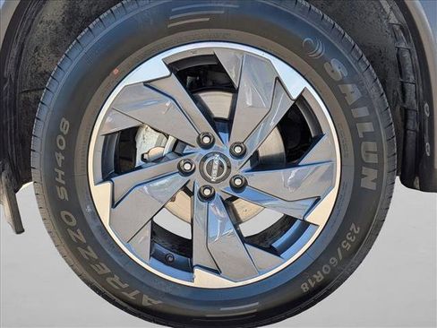 Used 2024 Nissan Rogue SV FWD image 24