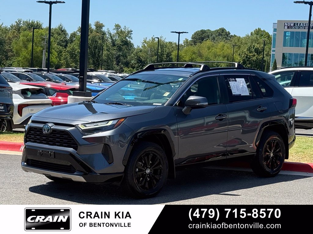 Used 2022 Toyota RAV4 SE AWD/4WD image 3