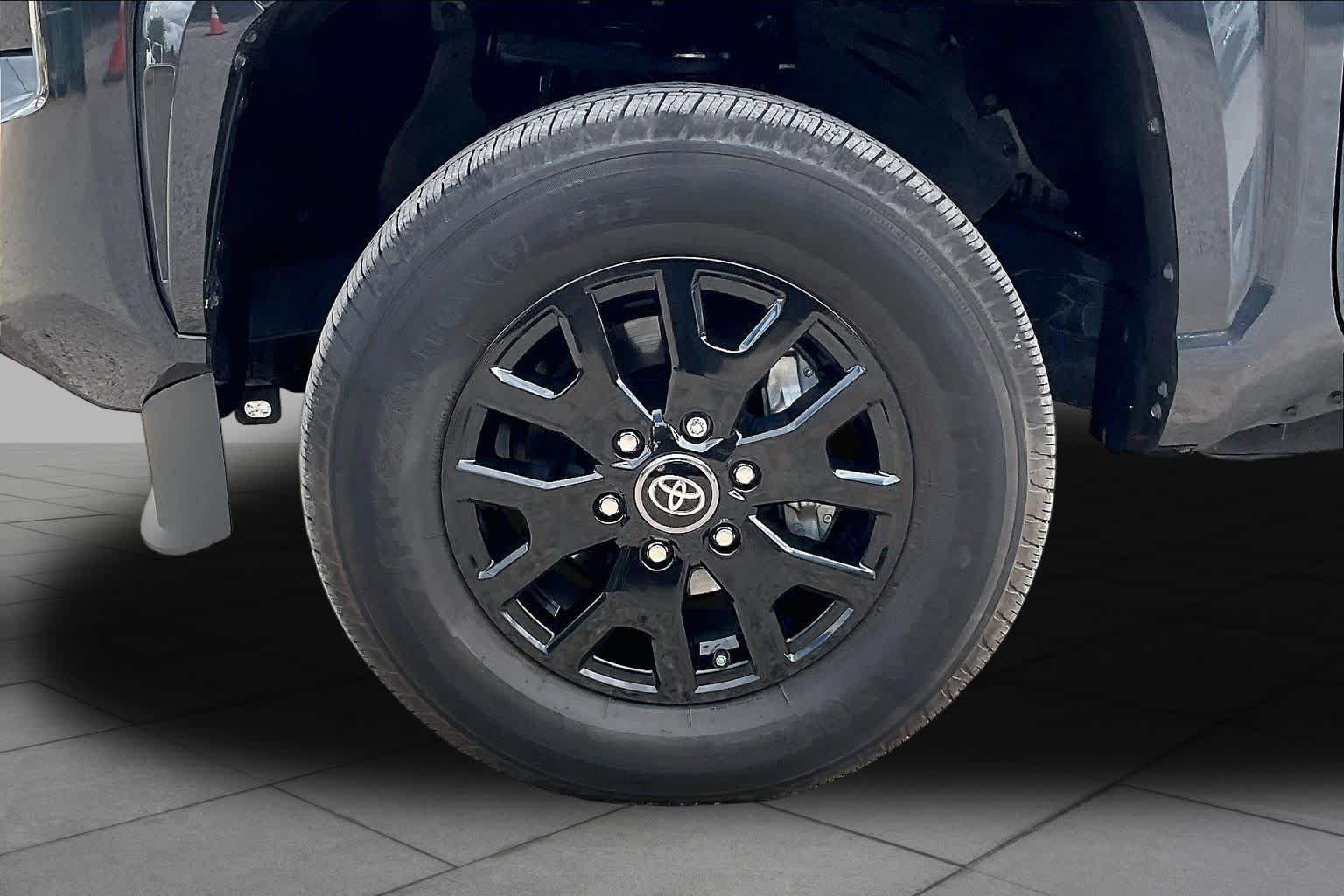 Used 2026 Toyota Tacoma SR AWD/4WD image 11
