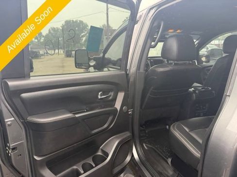 Used 2019 Nissan Titan SL AWD/4WD image 9