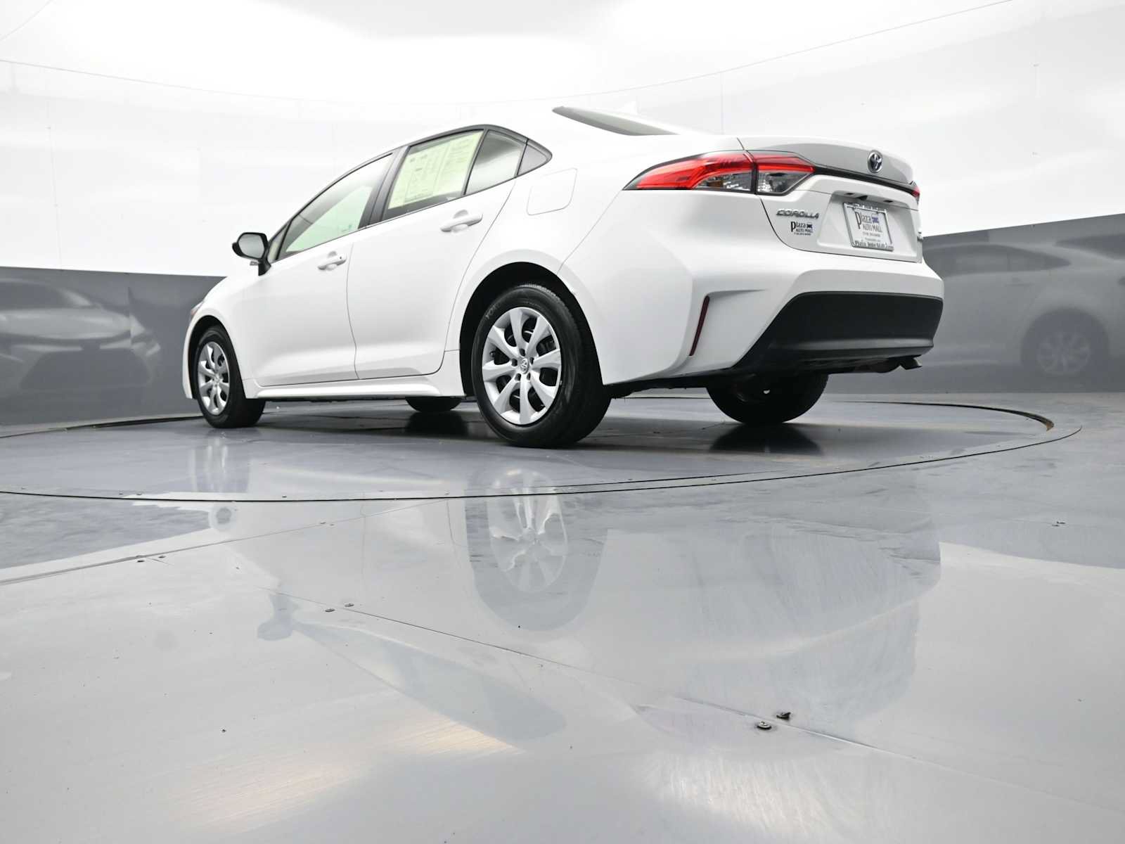 Used 2023 Toyota Corolla LE FWD image 30