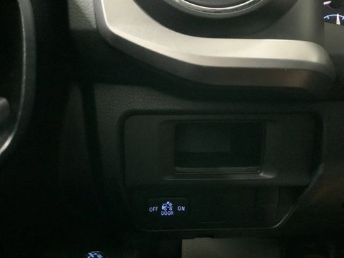 Used 2016 Toyota Tacoma SR5 image 31