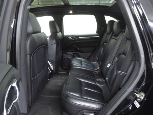 Used 2016 Porsche Cayenne AWD/4WD image 29