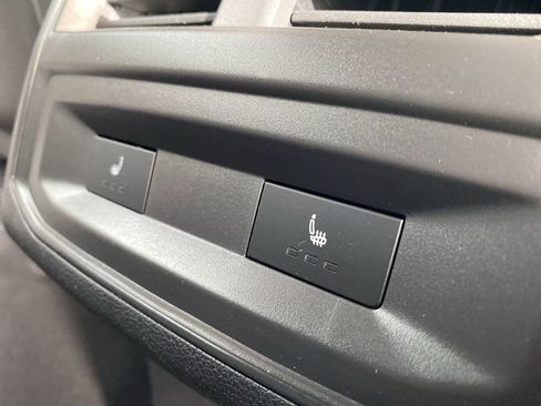 Used 2021 Volkswagen Atlas Cross Sport SEL Premium image 36