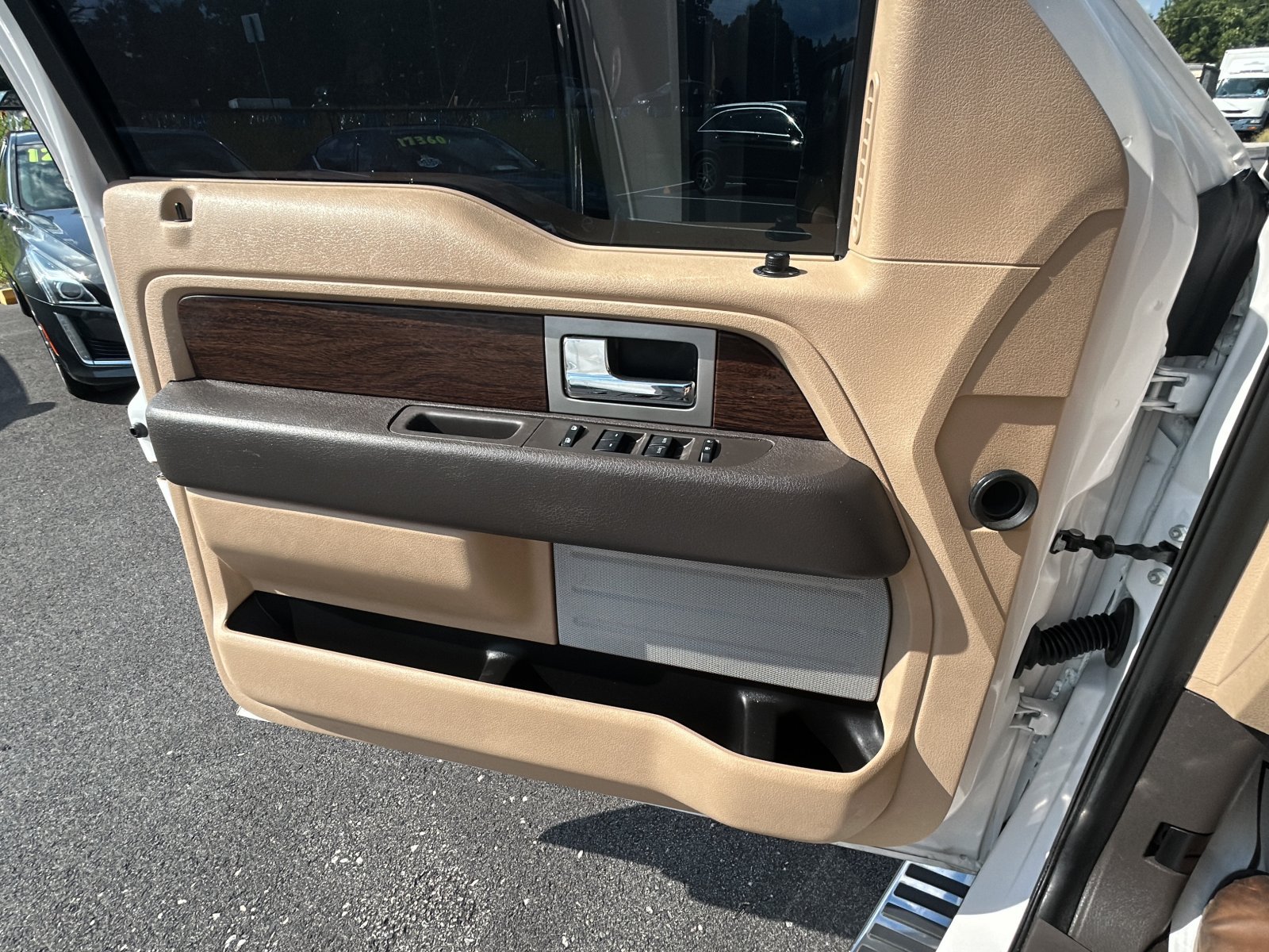 Used 2014 Ford F150 Lariat w/ Equipment Group 501A Mid RWD image 18