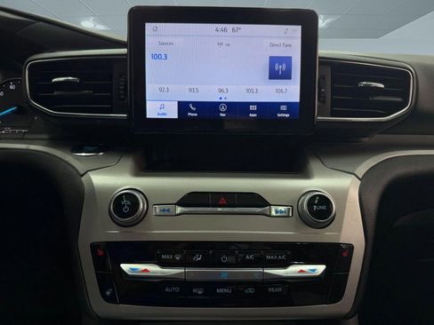 Used 2022 Ford Explorer XLT w/ Equipment Group 202A AWD/4WD image 31