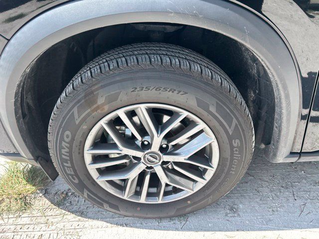 Used 2024 Nissan Rogue S AWD/4WD image 19