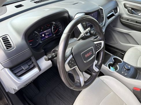 Used 2022 GMC Terrain SLT w/ Infotainment Package II image 11