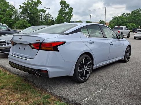 Used 2023 Nissan Altima 2.5 SR w/ SR Premium Package FWD image 2