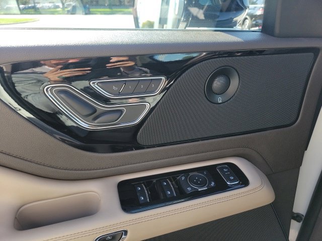 Certified 2023 Lincoln Aviator Reserve w/ Elements Package Plus AWD/4WD image 45